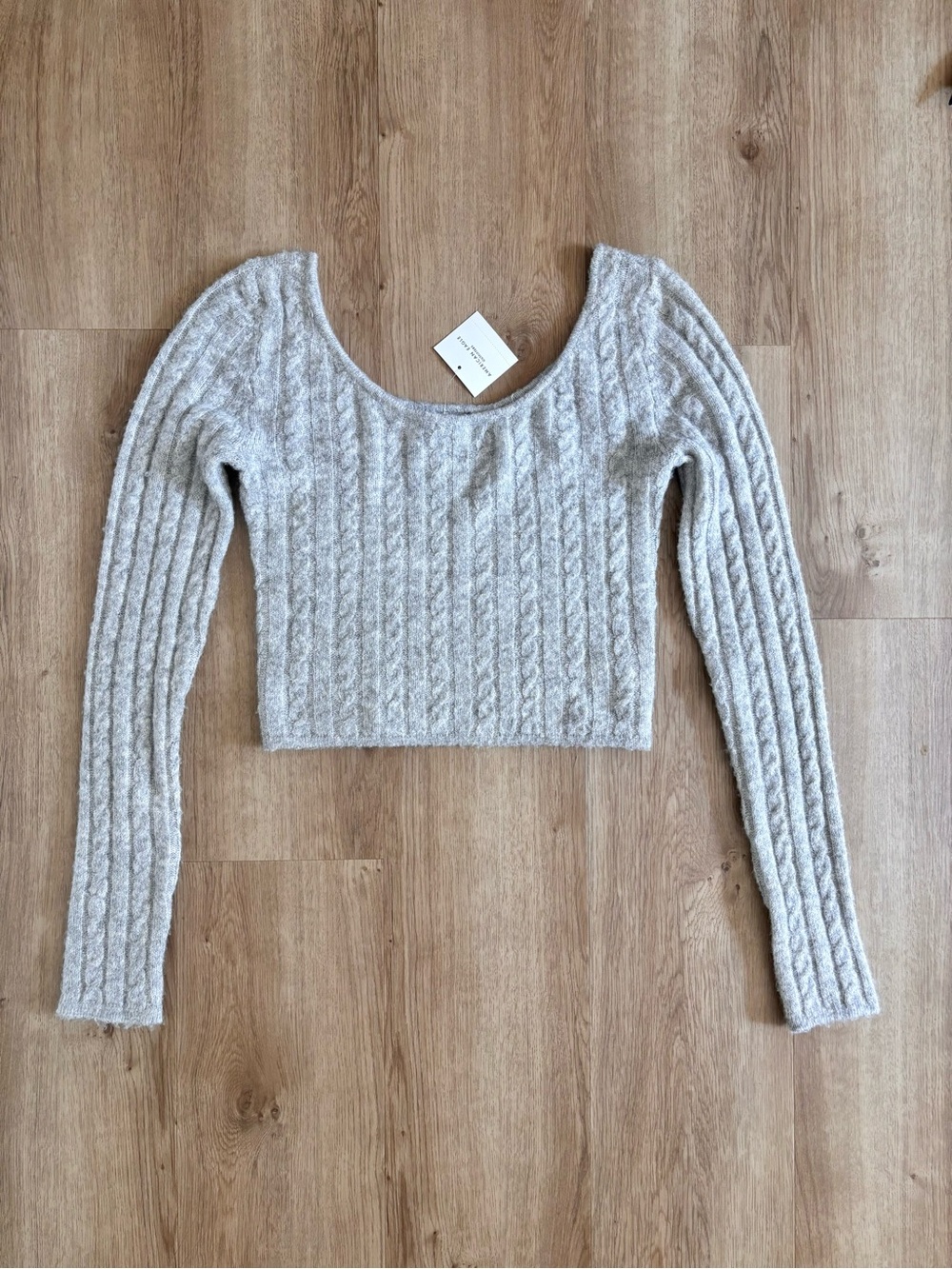 American Eagle Scoop-Neck Cropped Sweater Size Small Light Gray Cable Knit